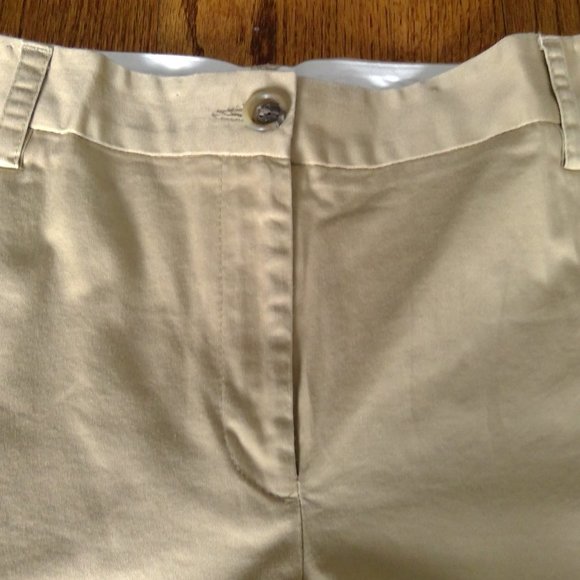 Land's End Plus Size 16 Khaki Pocketed Shorts Belt Loops - Picture 4 of 11